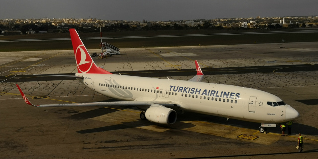 トルコ航空ビジネスクラス搭乗記 37 800の座席 機内食など マルタ イスタンブール