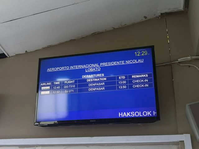 ディリ国際空港案内表示板