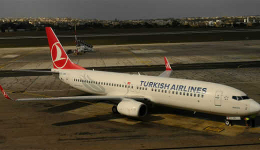 【トルコ航空ビジネスクラス搭乗記】B737-800の座席 機内食など＜マルタ-イスタンブール＞